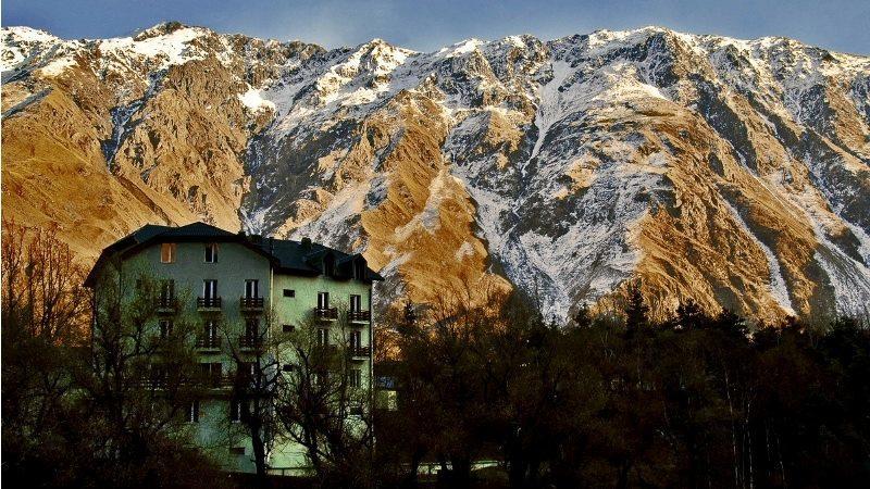 Hotel Stepantsminda Kazbegi Exterior photo